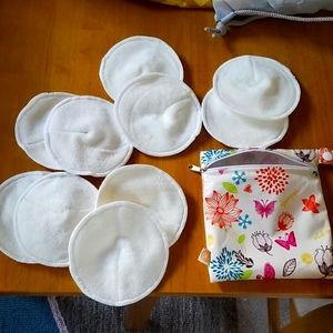 Kindred Bravely organic bamboo nursing pads